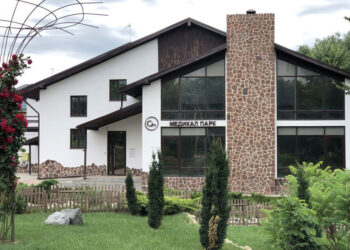 Фото клиники "Клиника Медикал Парк" - 1